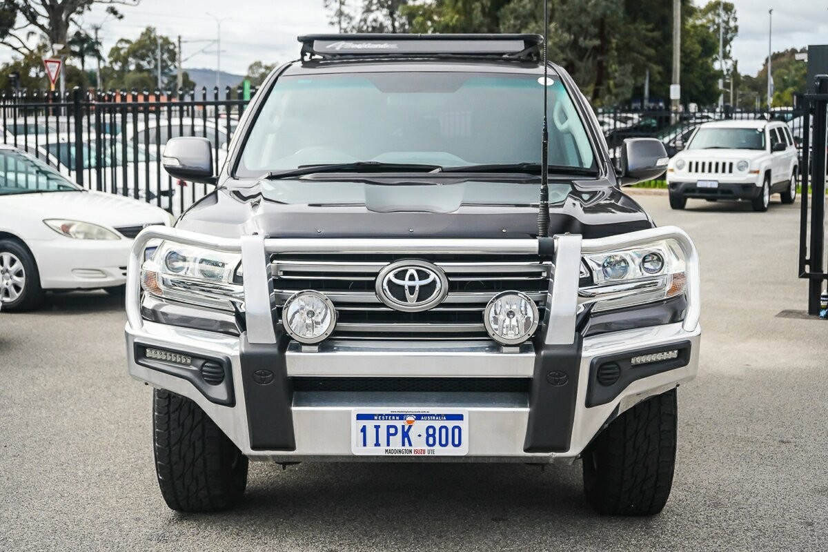 Toyota Landcruiser image 3