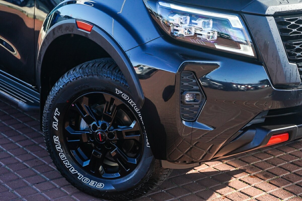 Nissan Navara image 2