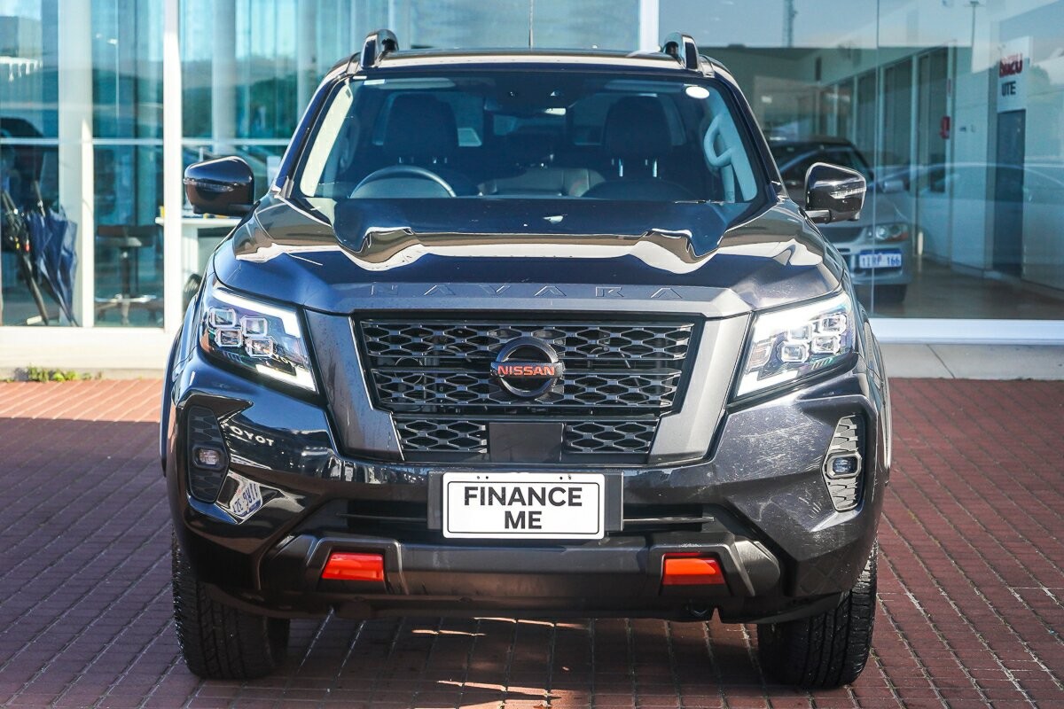 Nissan Navara image 3