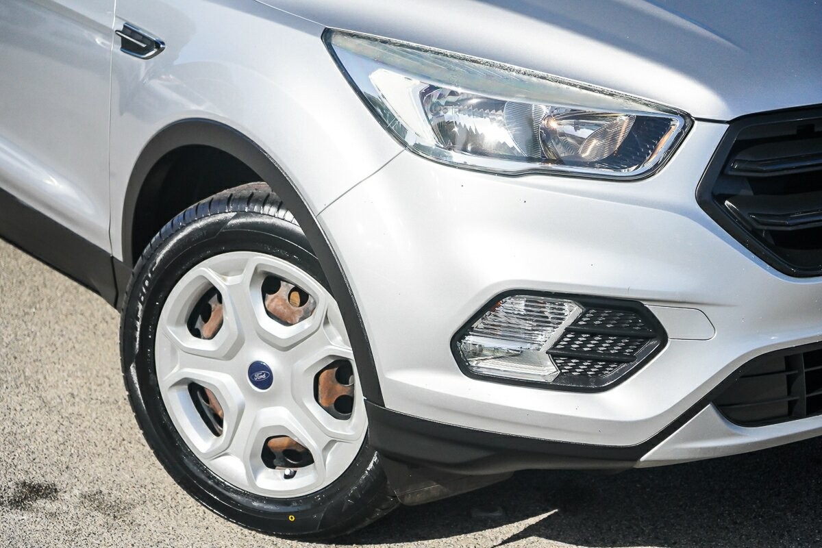 Ford Escape image 2