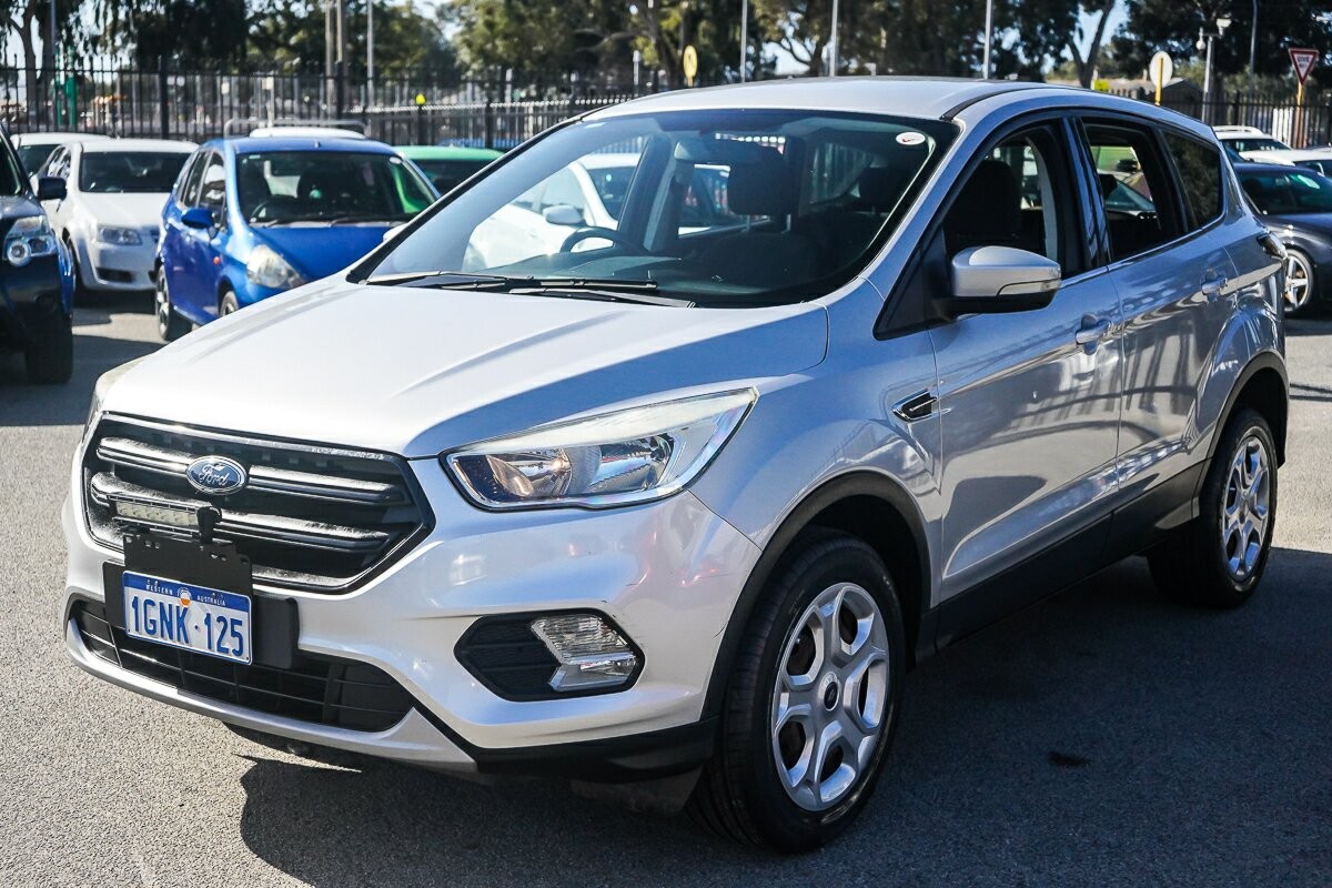 Ford Escape image 4