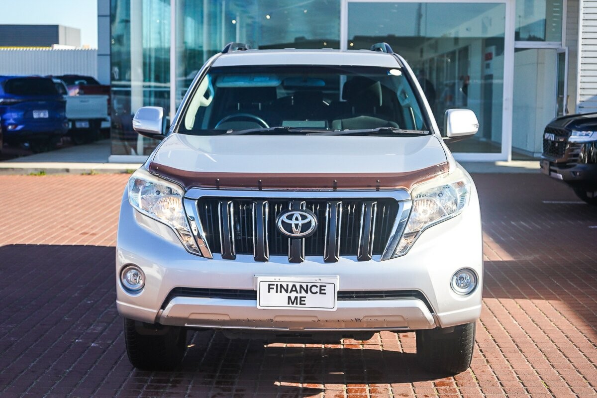 Toyota Landcruiser Prado image 3