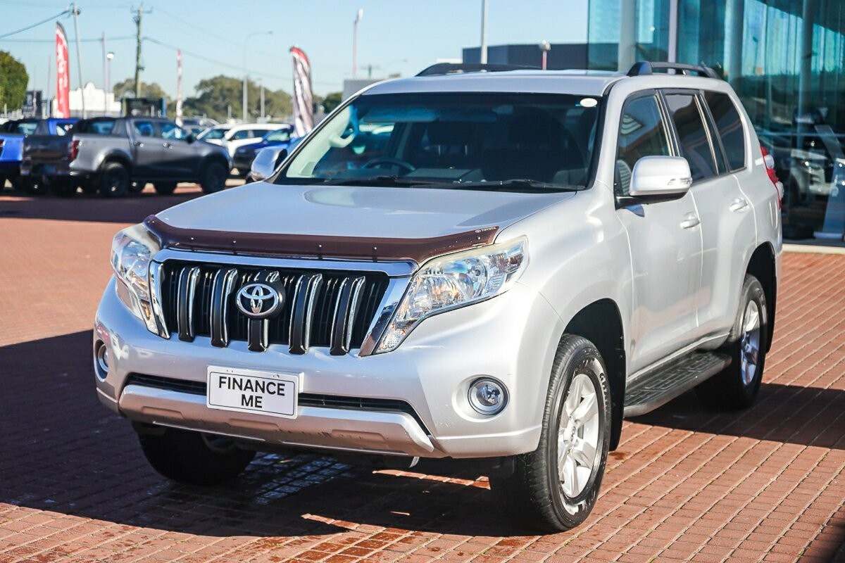 Toyota Landcruiser Prado image 4
