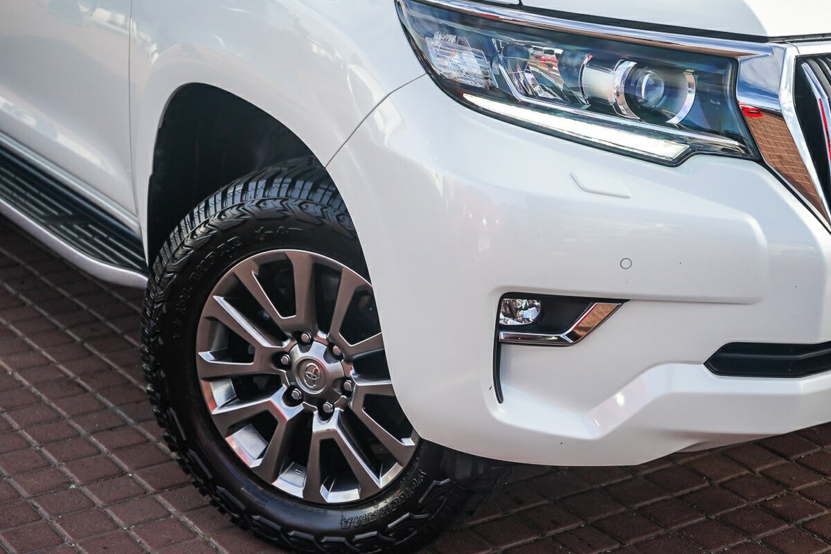 Toyota Landcruiser Prado image 2