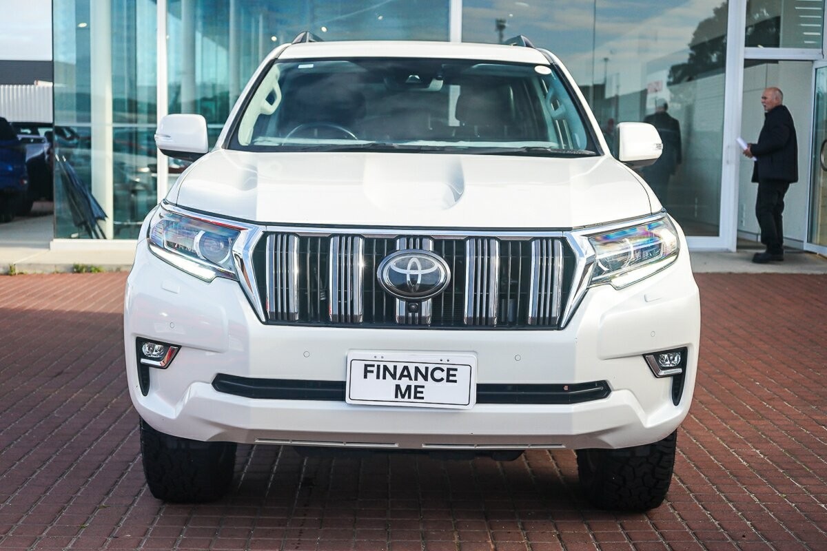 Toyota Landcruiser Prado image 3