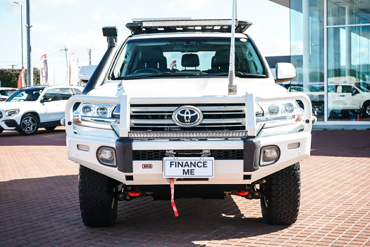 Toyota Landcruiser image 3