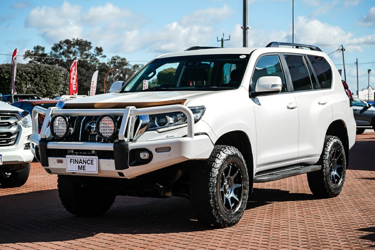 Toyota Landcruiser Prado image 4