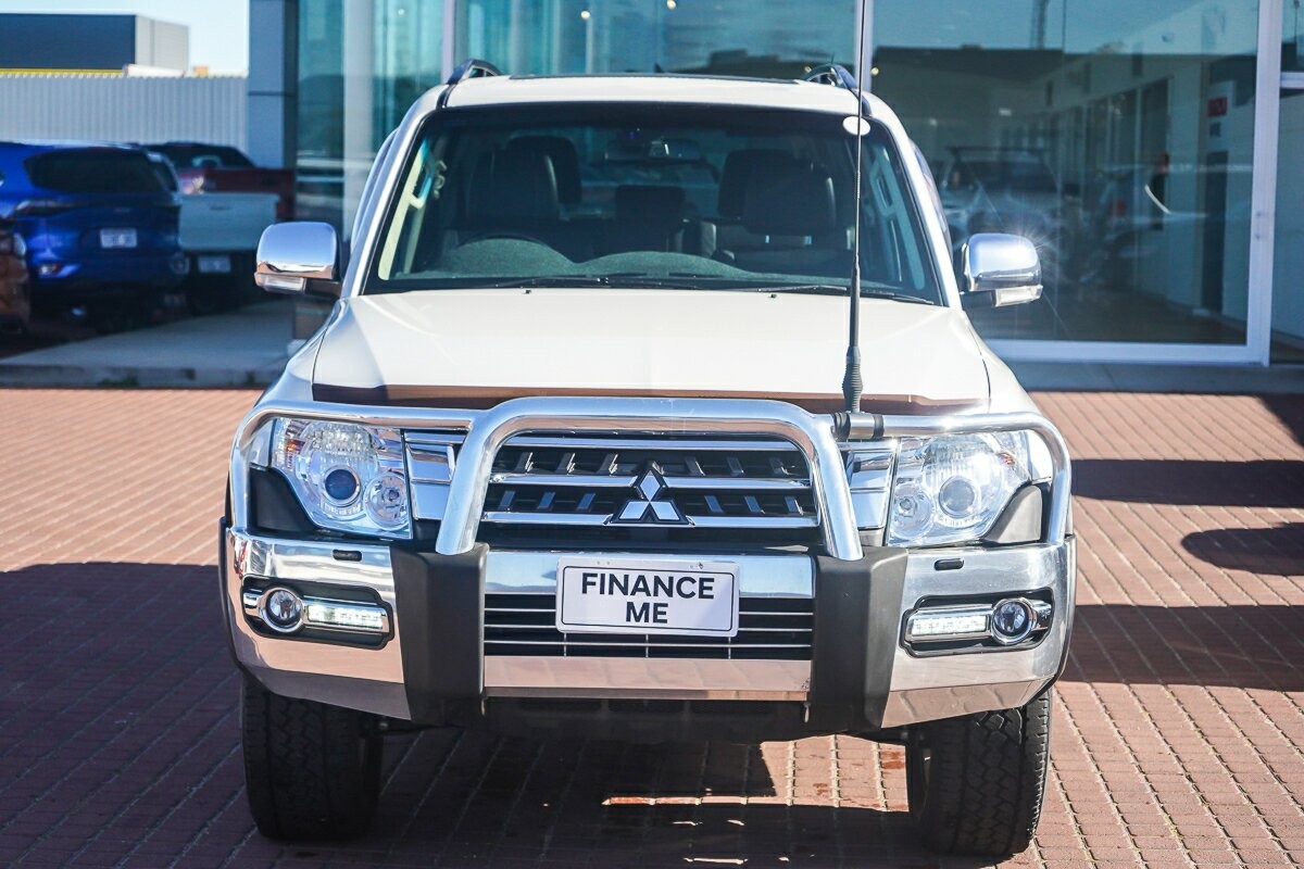 Mitsubishi Pajero image 3