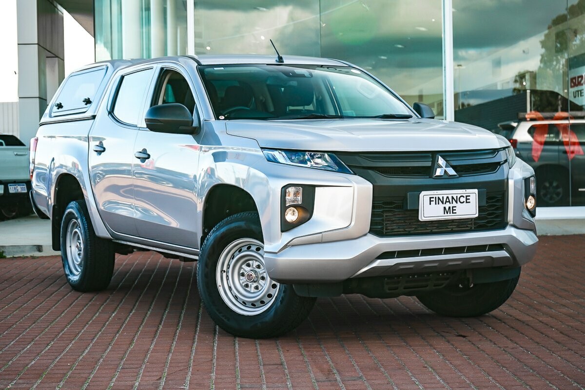 Mitsubishi Triton image 1