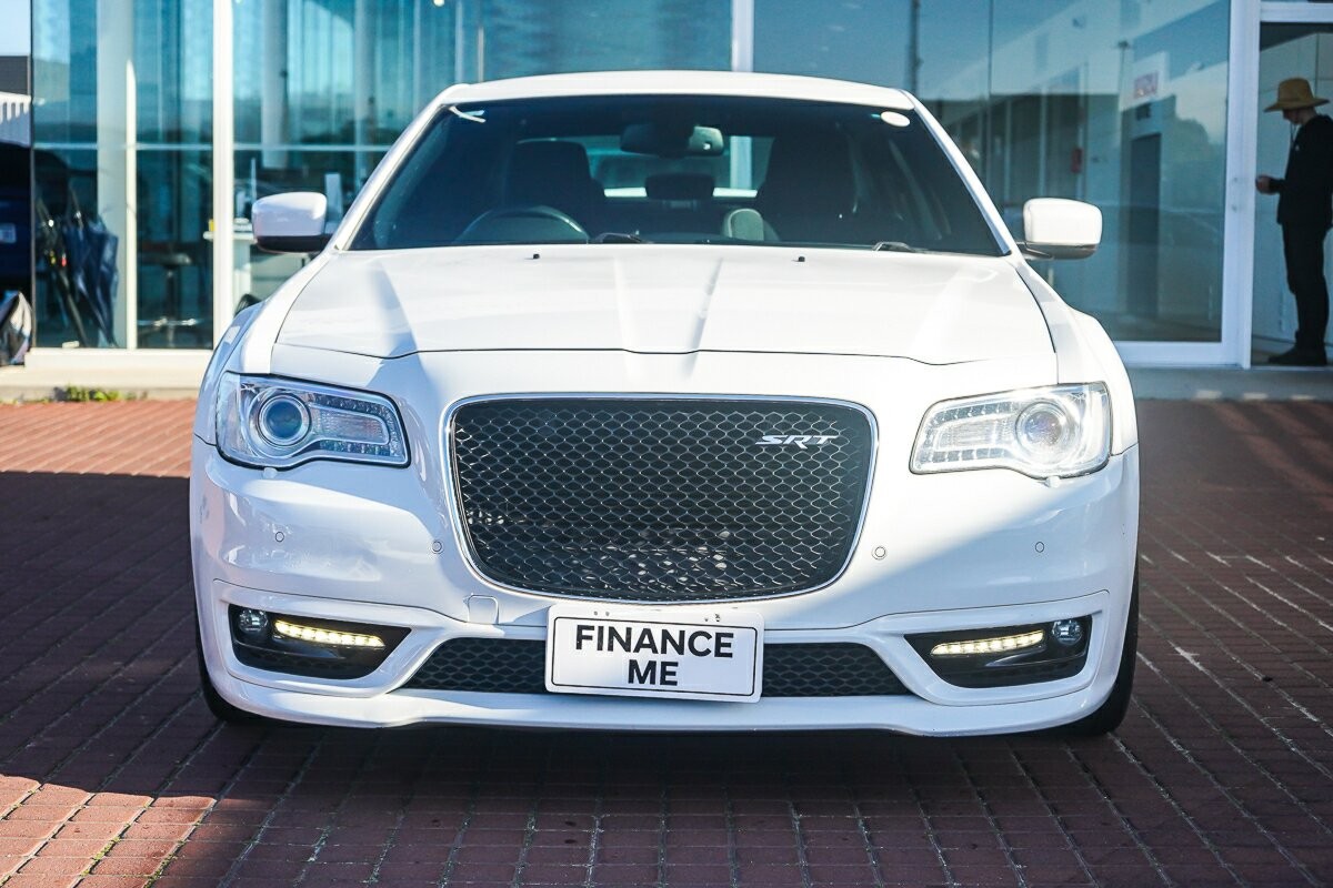 Chrysler 300 image 3