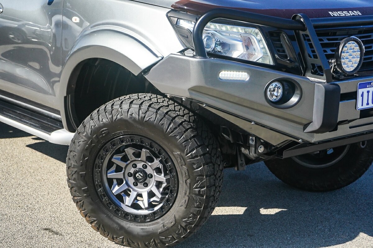 Nissan Navara image 2