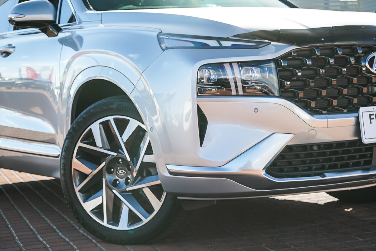 Hyundai Santa Fe image 2
