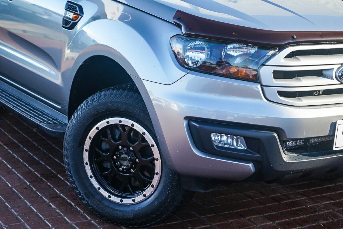 Ford Everest image 2