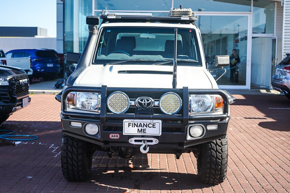Toyota Landcruiser image 3