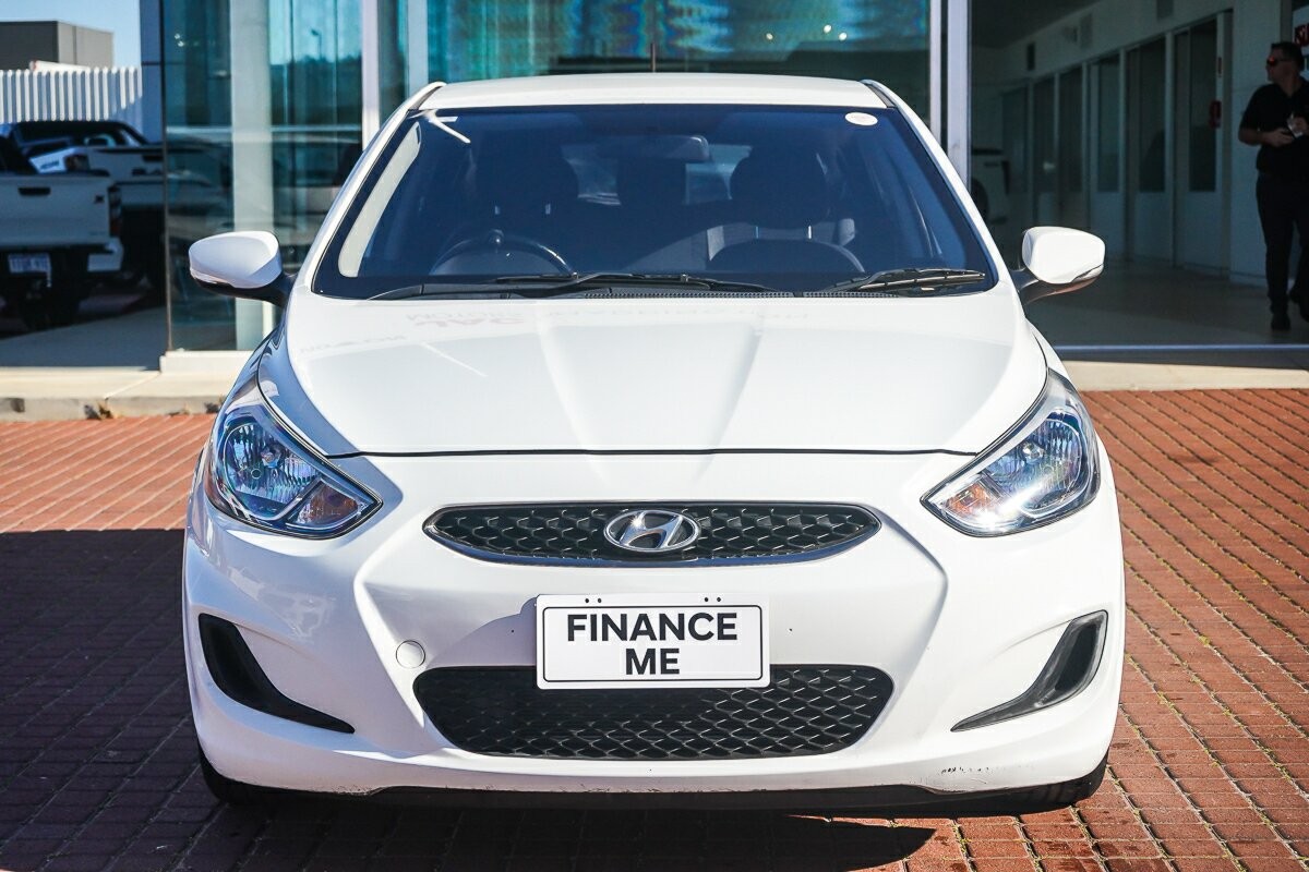 Hyundai Accent image 3