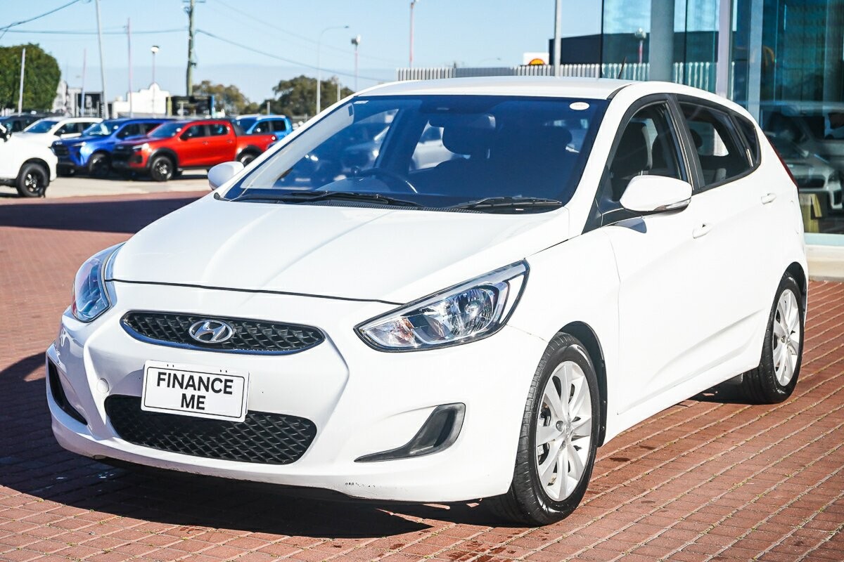 Hyundai Accent image 4