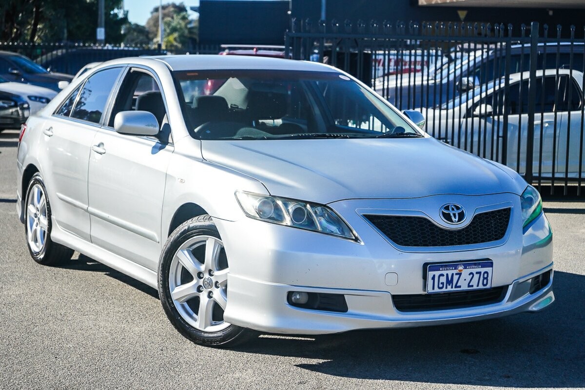 Toyota Camry image 1