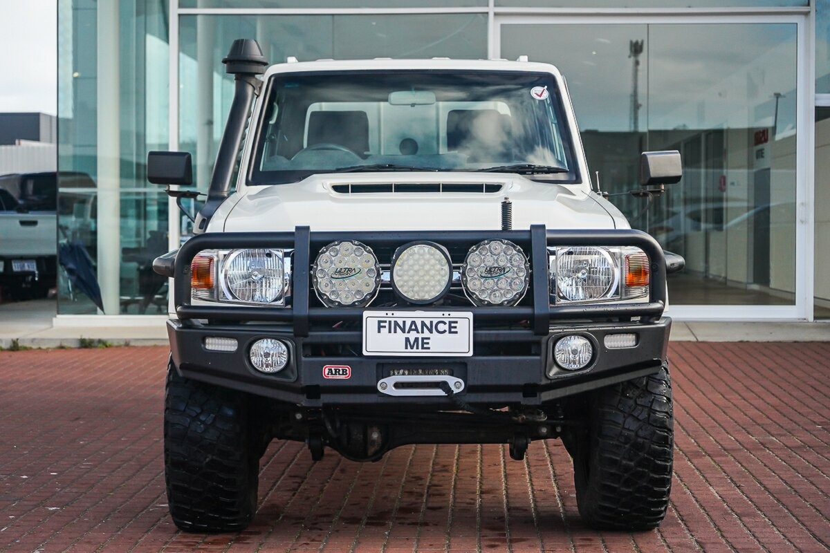 Toyota Landcruiser image 3