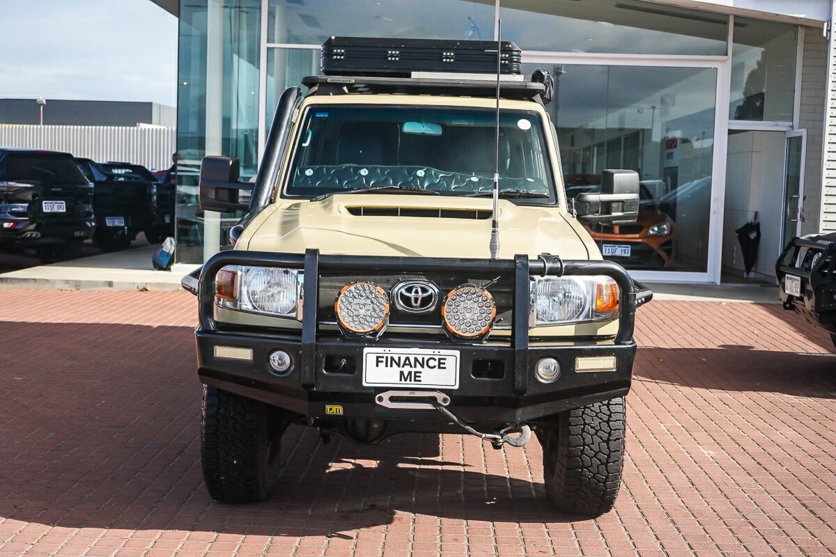 Toyota Landcruiser image 3