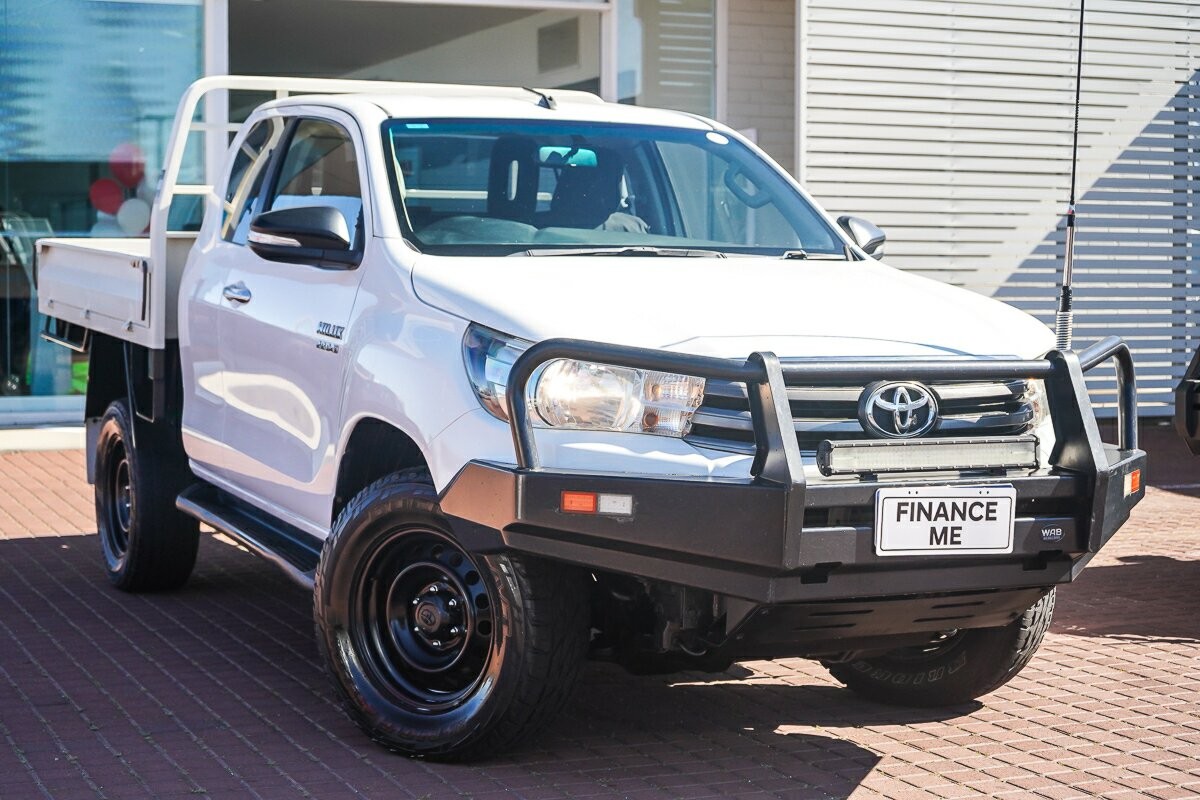 Toyota Hilux image 1