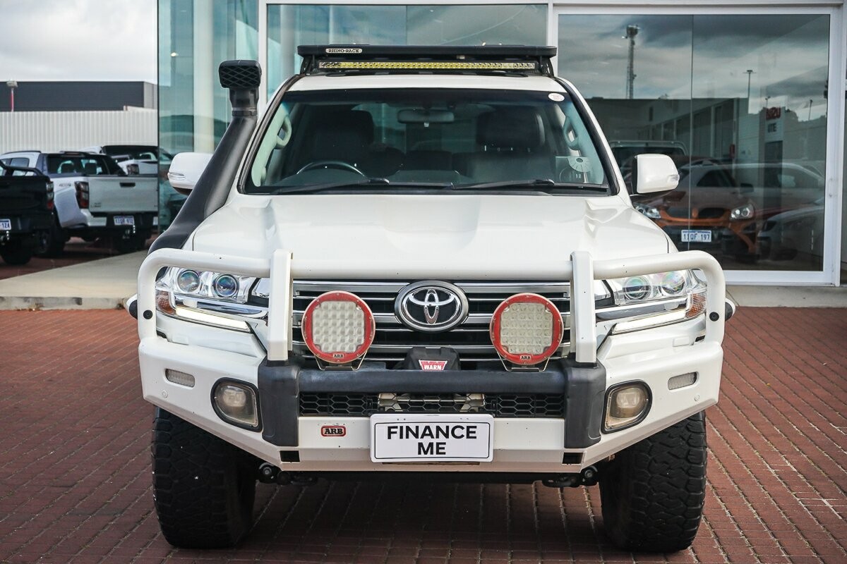 Toyota Landcruiser image 3