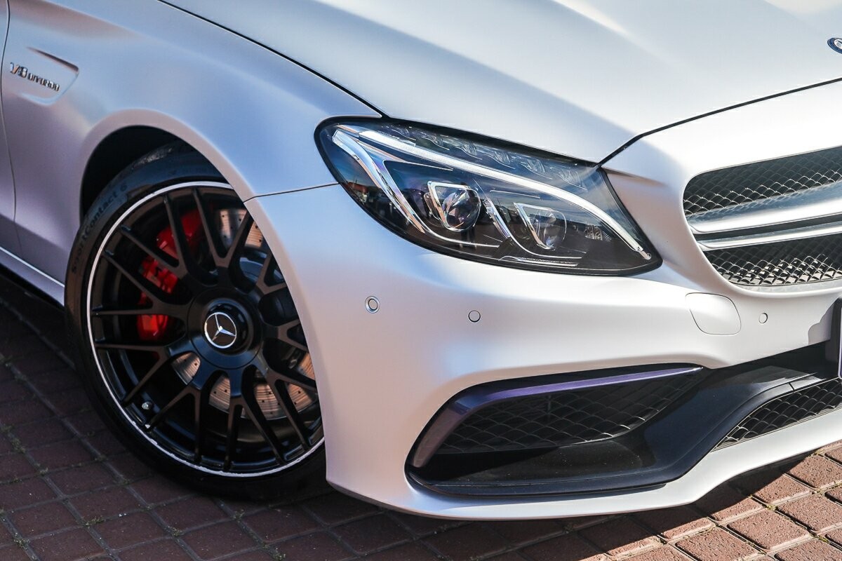 Mercedes Benz C-class image 2