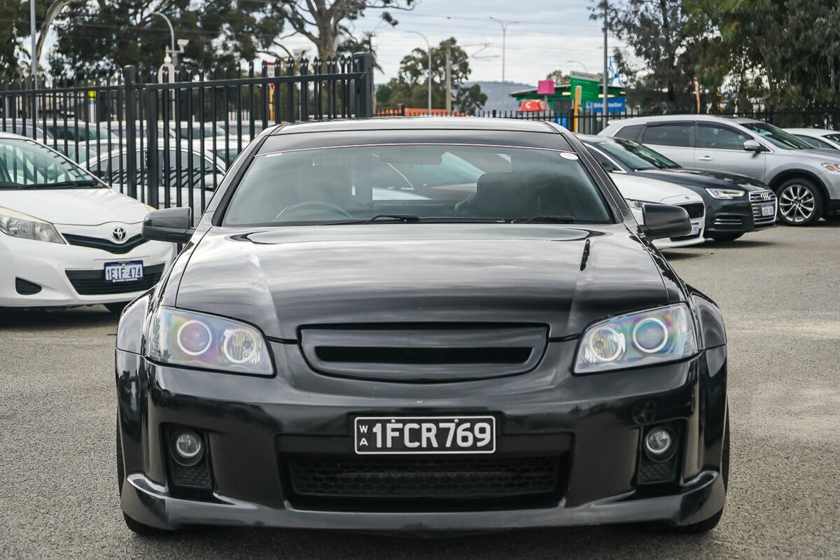 Holden Commodore image 3