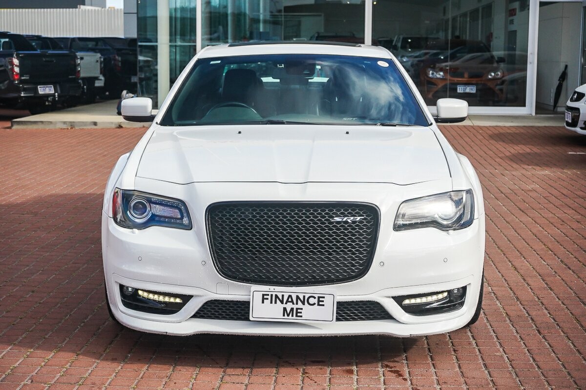 Chrysler 300 image 3