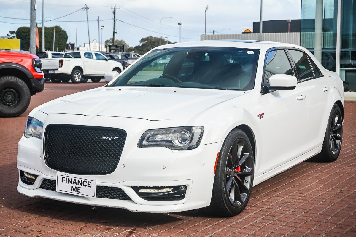 Chrysler 300 image 4