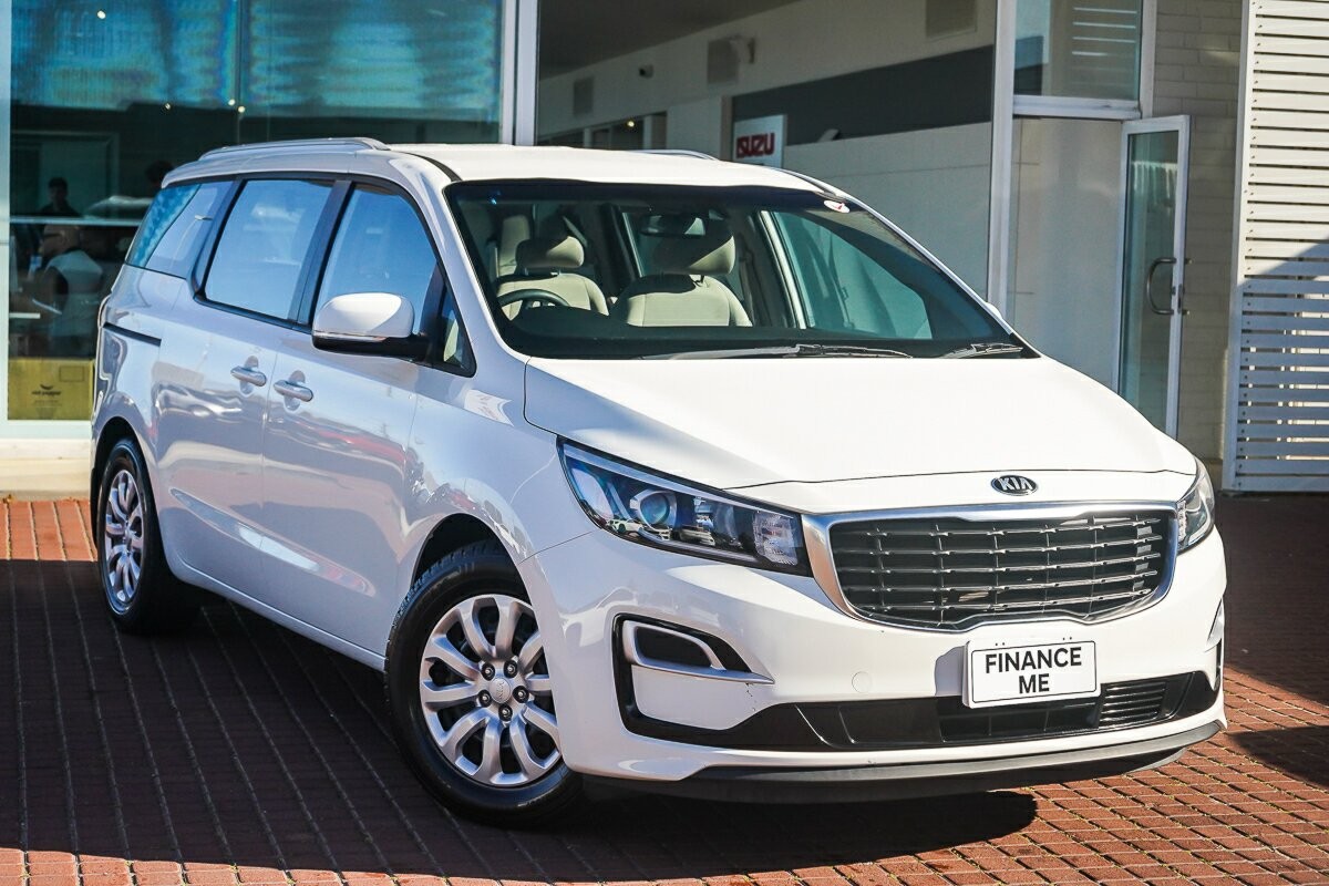 Kia Carnival image 1