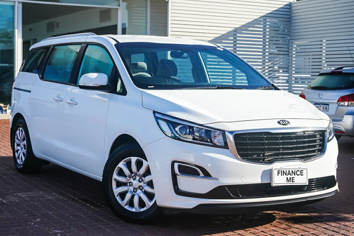 Kia Carnival image 1
