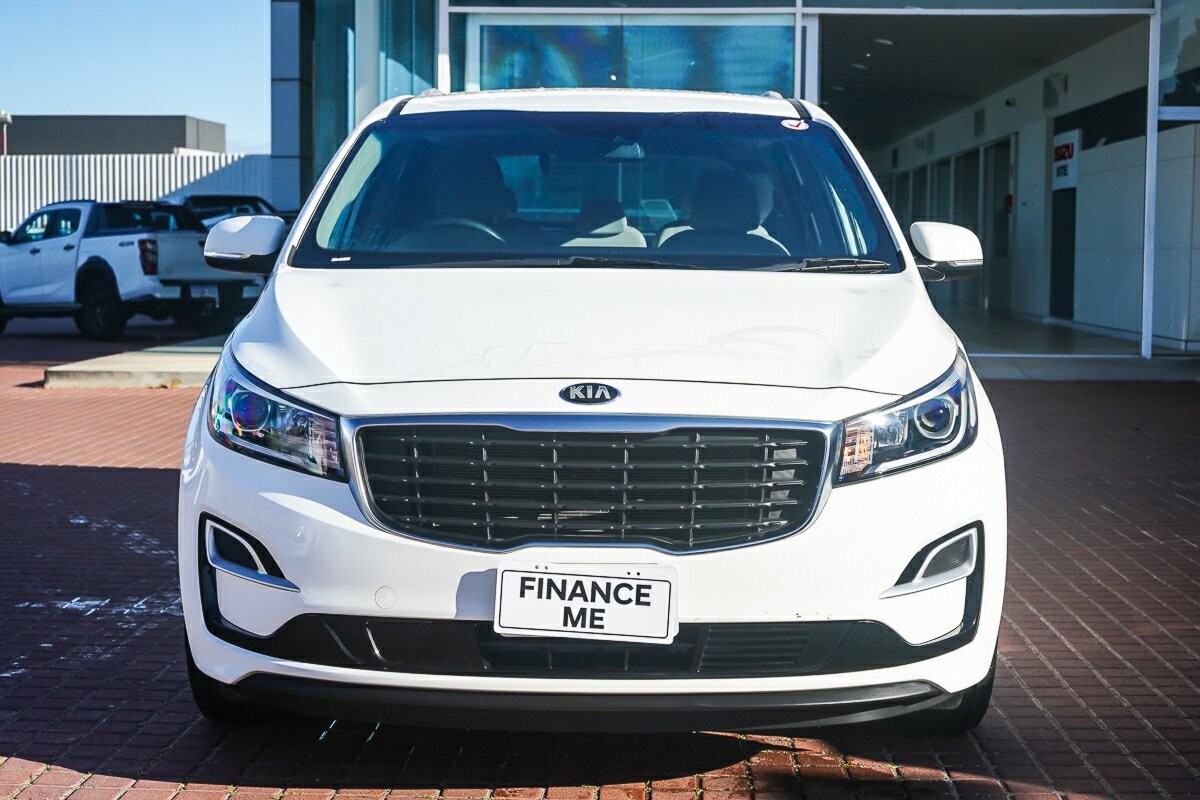 Kia Carnival image 3