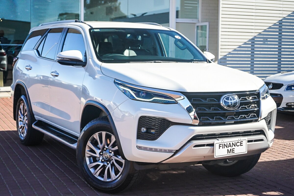 Toyota Fortuner image 1