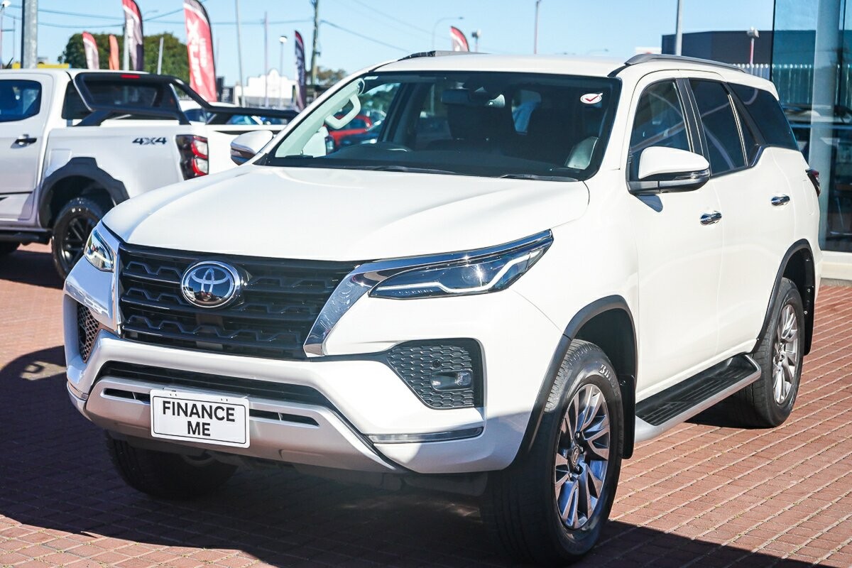 Toyota Fortuner image 4