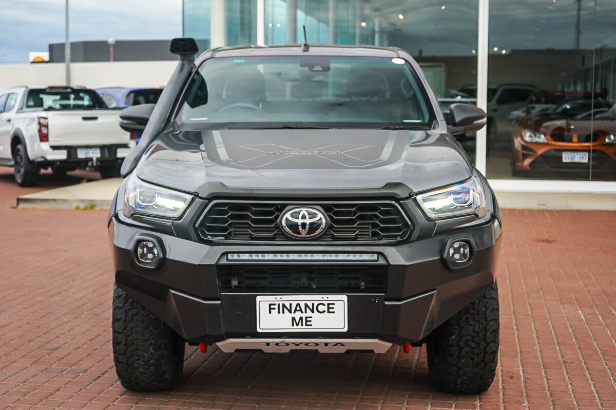 Toyota Hilux image 3