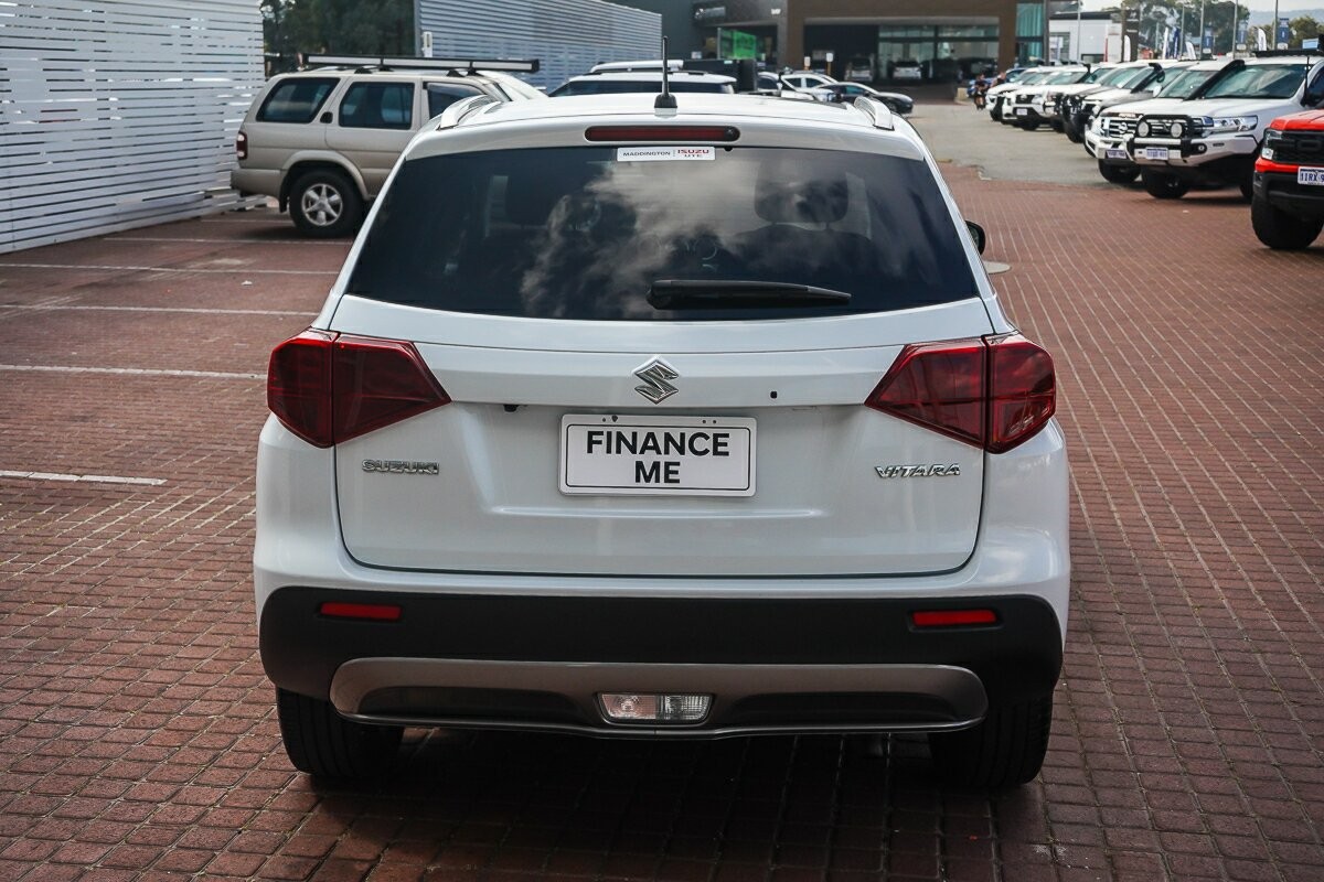 Suzuki Vitara image 4