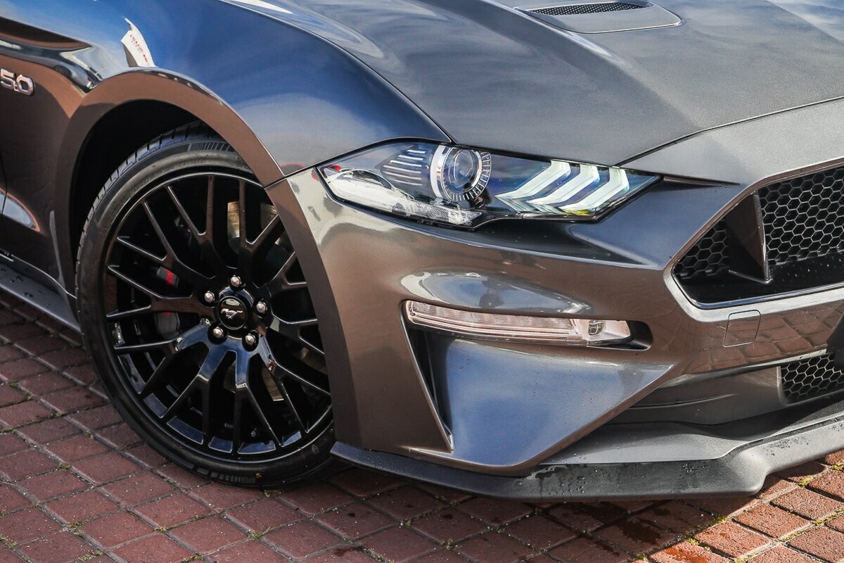 Ford Mustang image 2