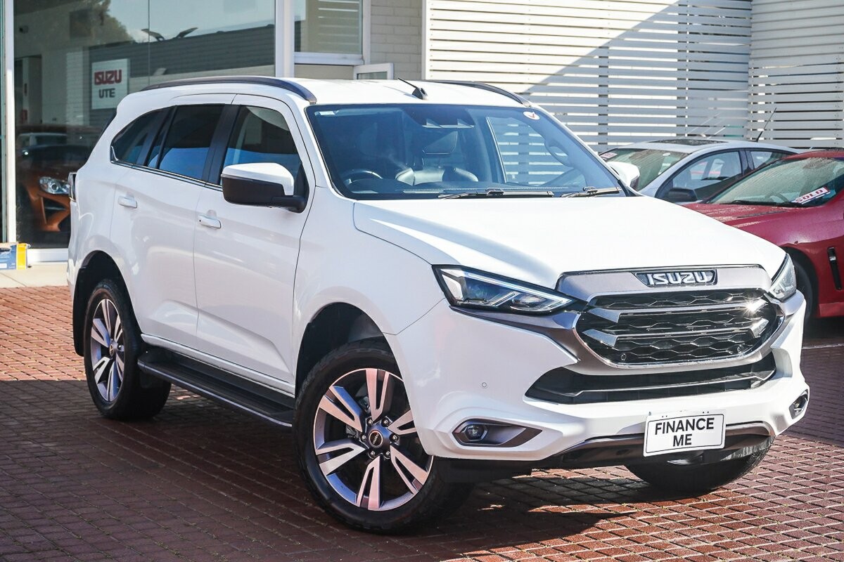 Isuzu Mu-x image 1