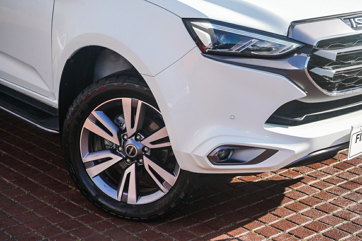 Isuzu Mu-x image 2