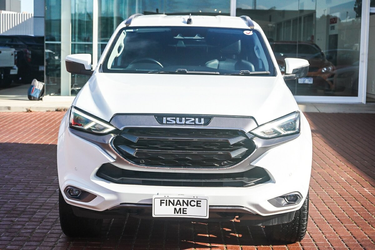 Isuzu Mu-x image 3