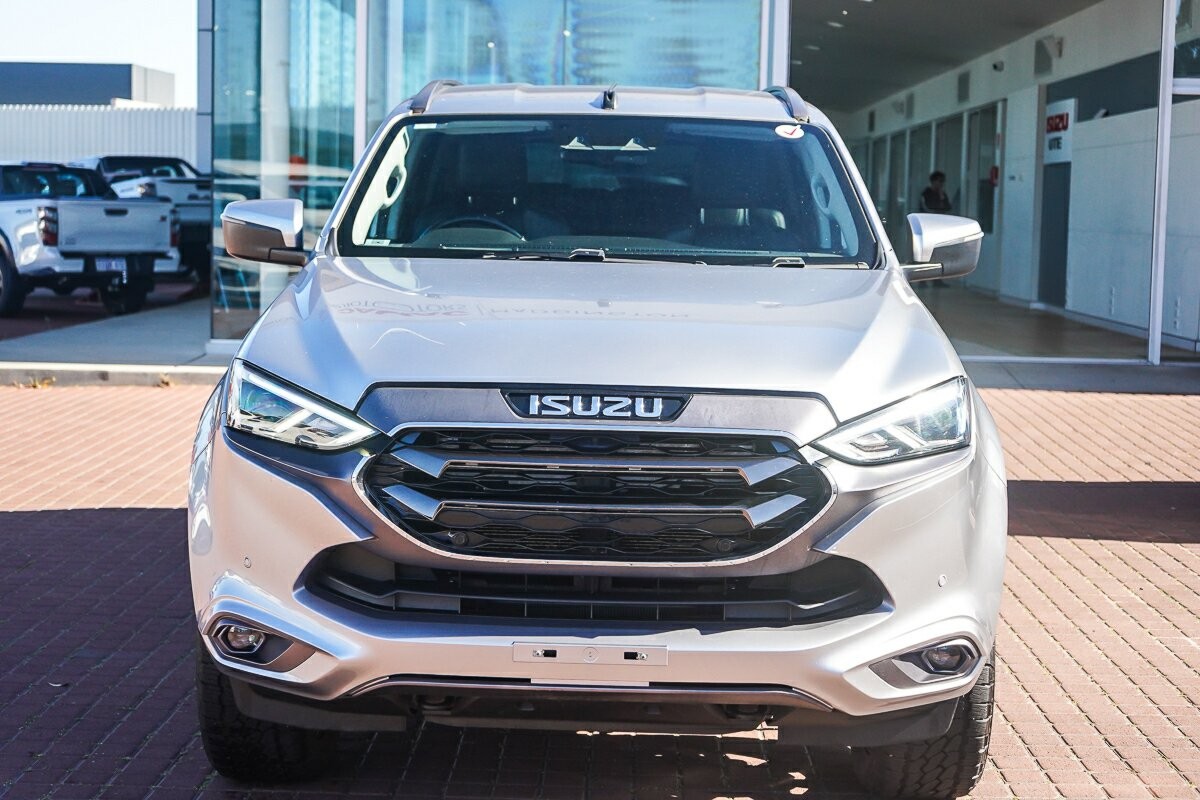 Isuzu Mu-x image 3