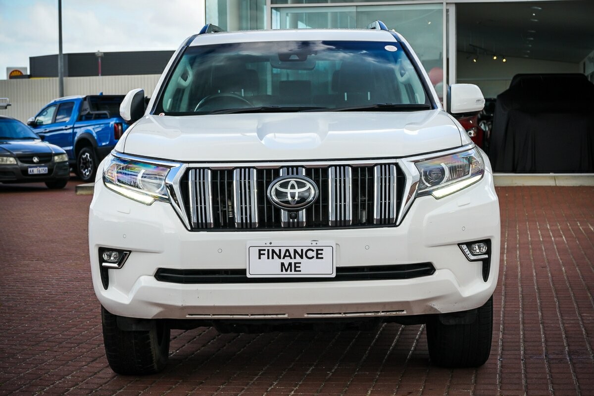 Toyota Landcruiser Prado image 3