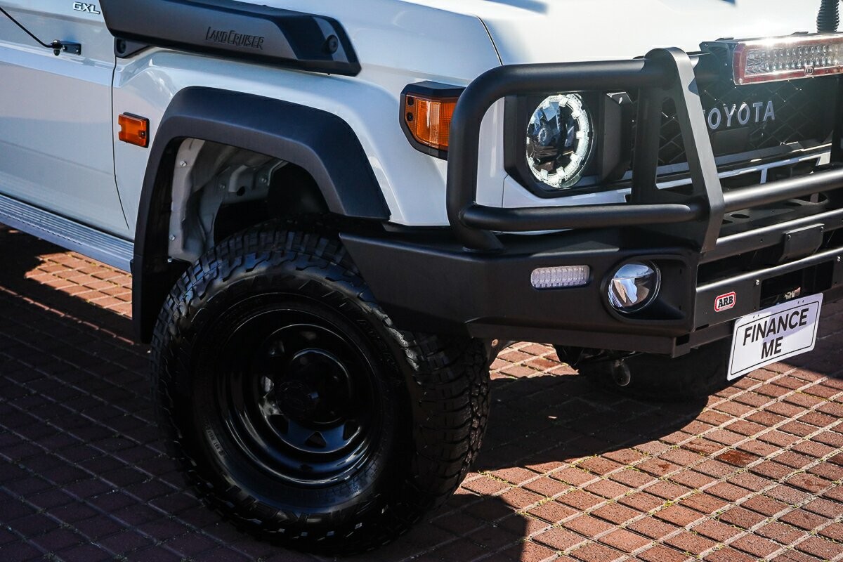 Toyota Landcruiser image 2