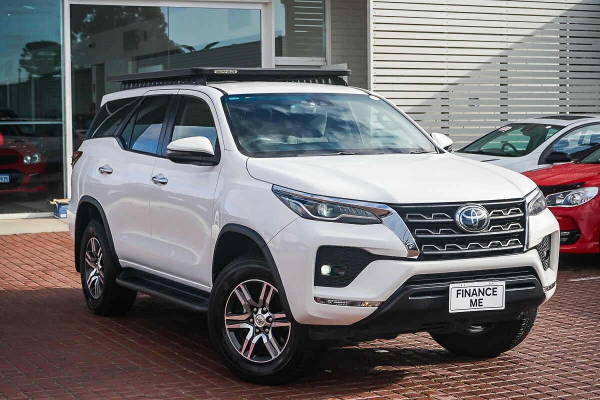 Toyota Fortuner image 1