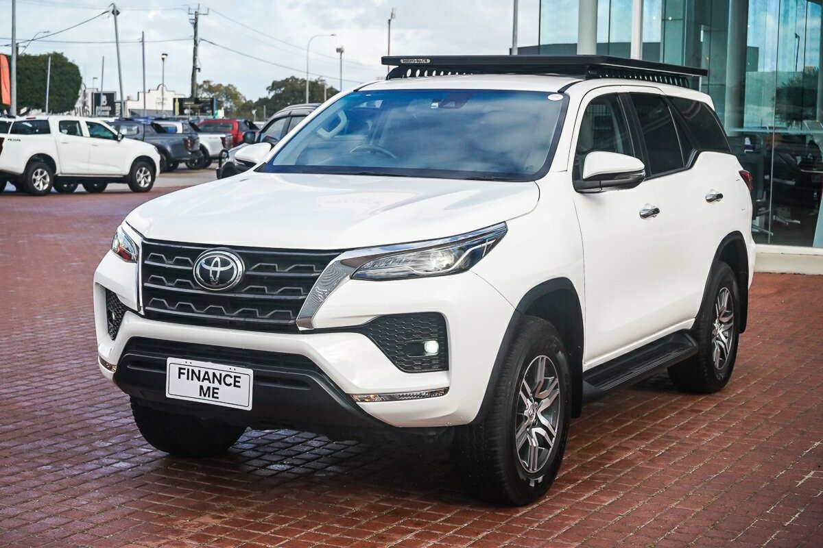 Toyota Fortuner image 4