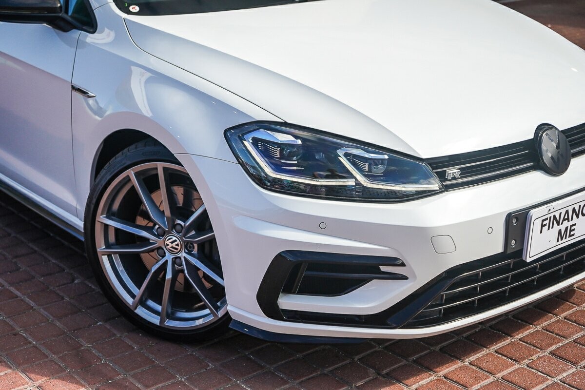 Volkswagen Golf image 2