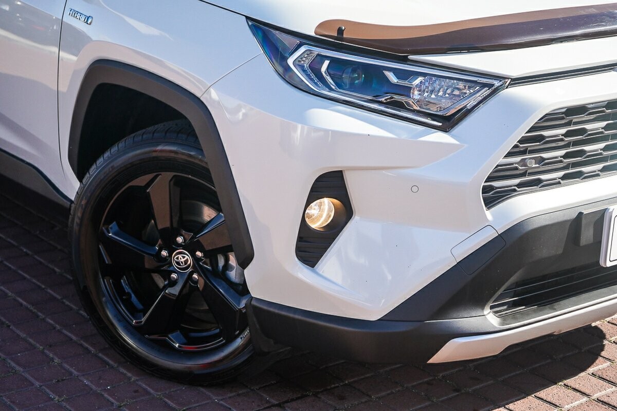 Toyota Rav4 image 2