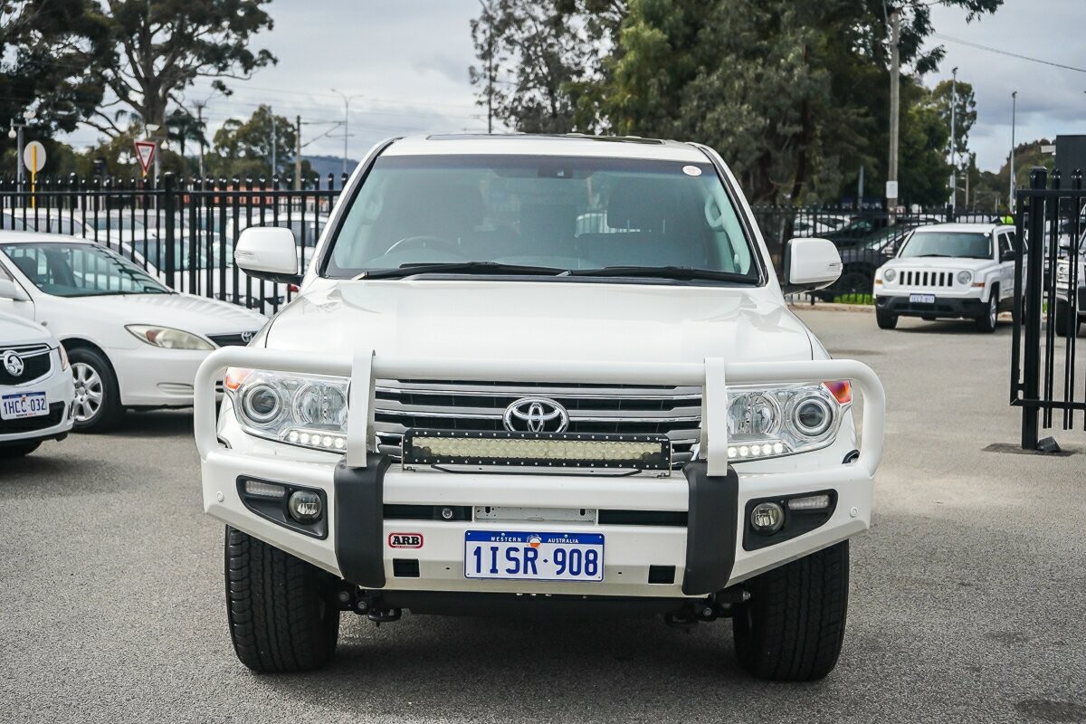 Toyota Landcruiser image 3