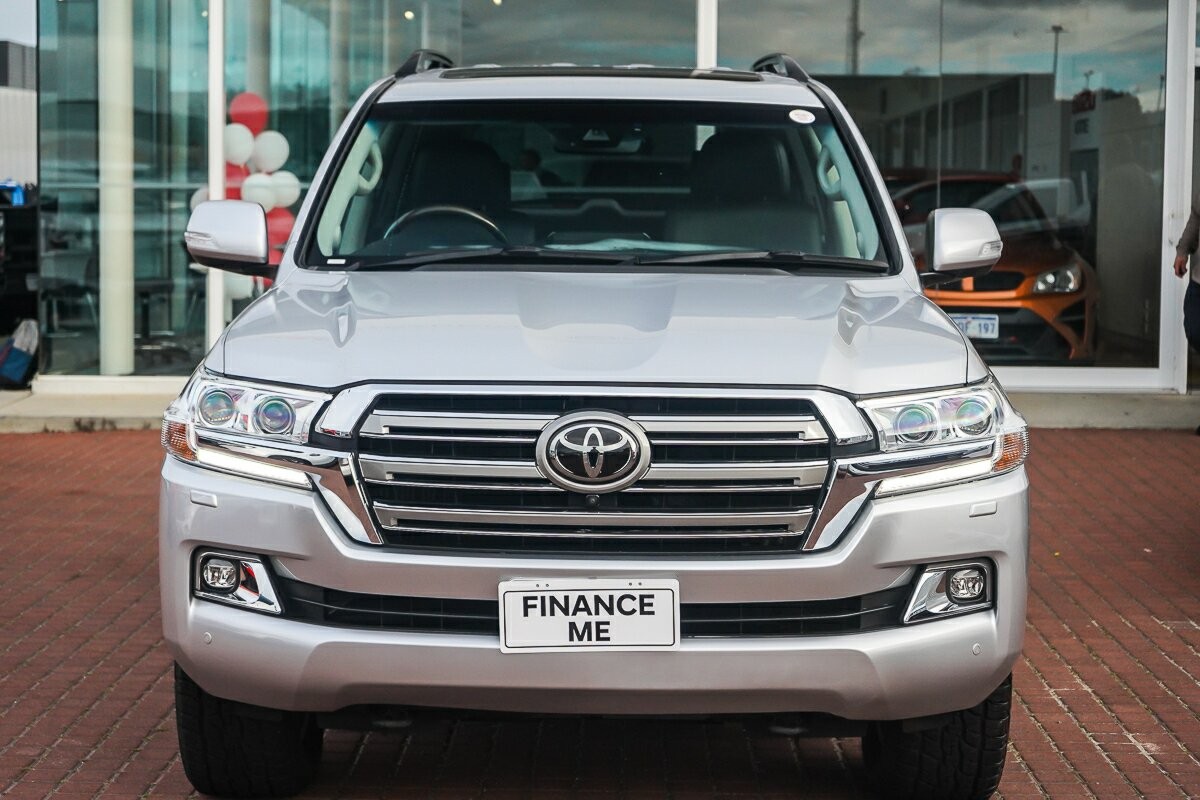 Toyota Landcruiser image 3