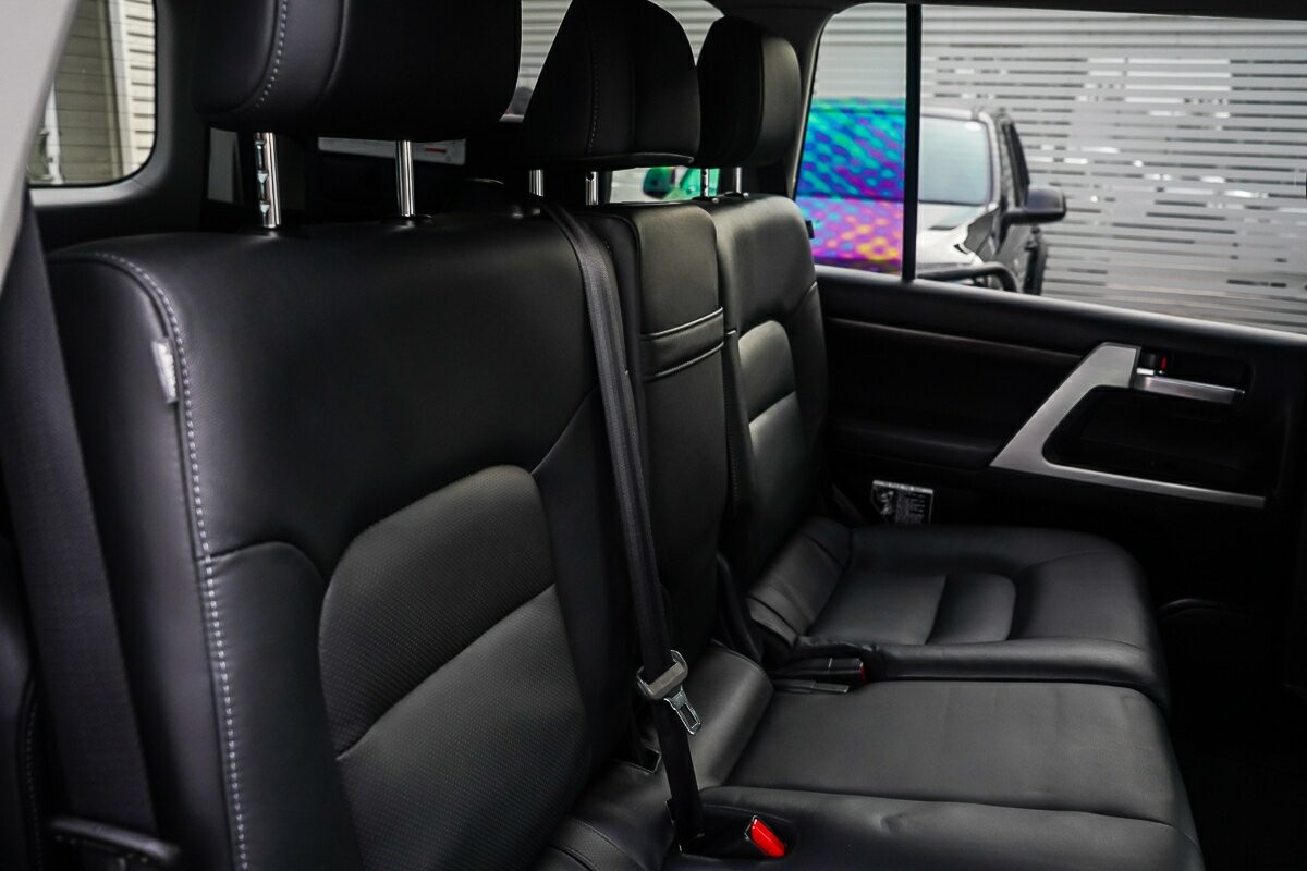 Toyota Landcruiser image 4